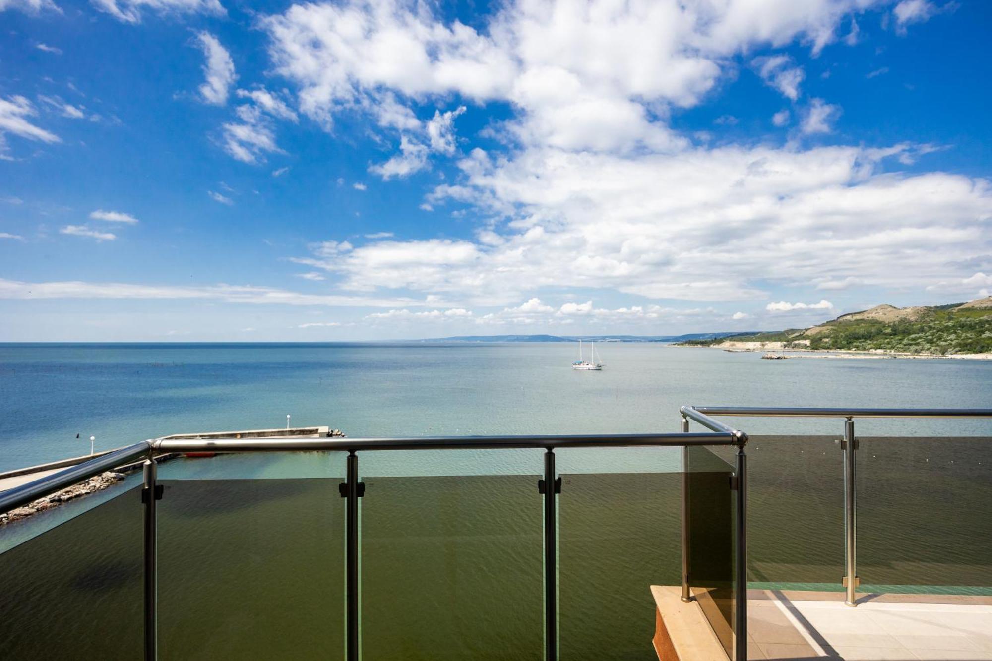 Royal Bay Resort Balchik Exterior photo