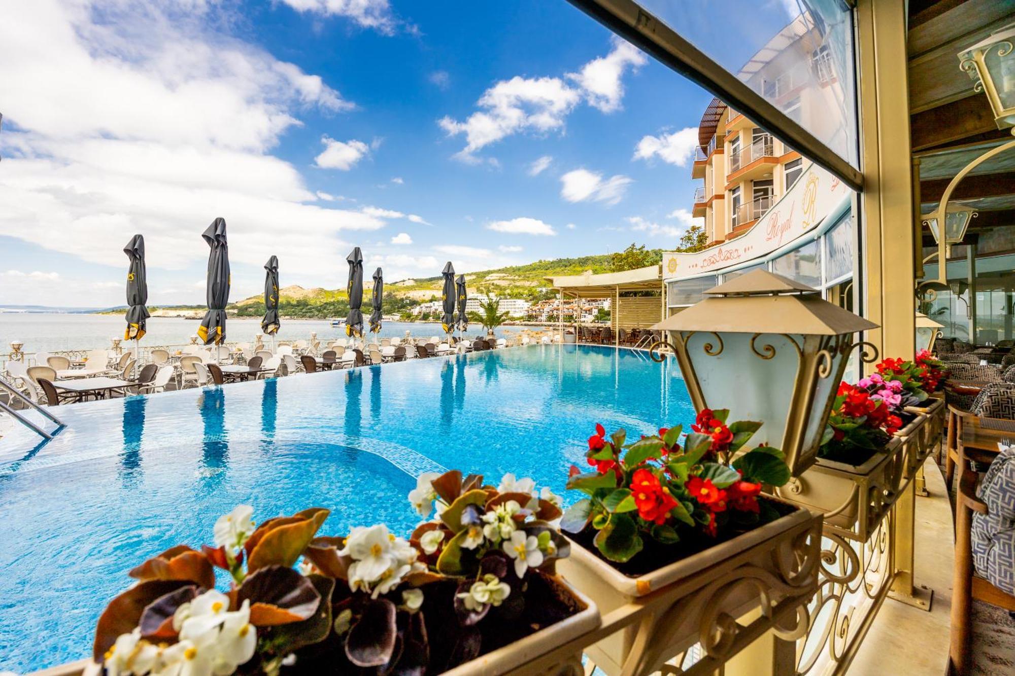 Royal Bay Resort Balchik Exterior photo