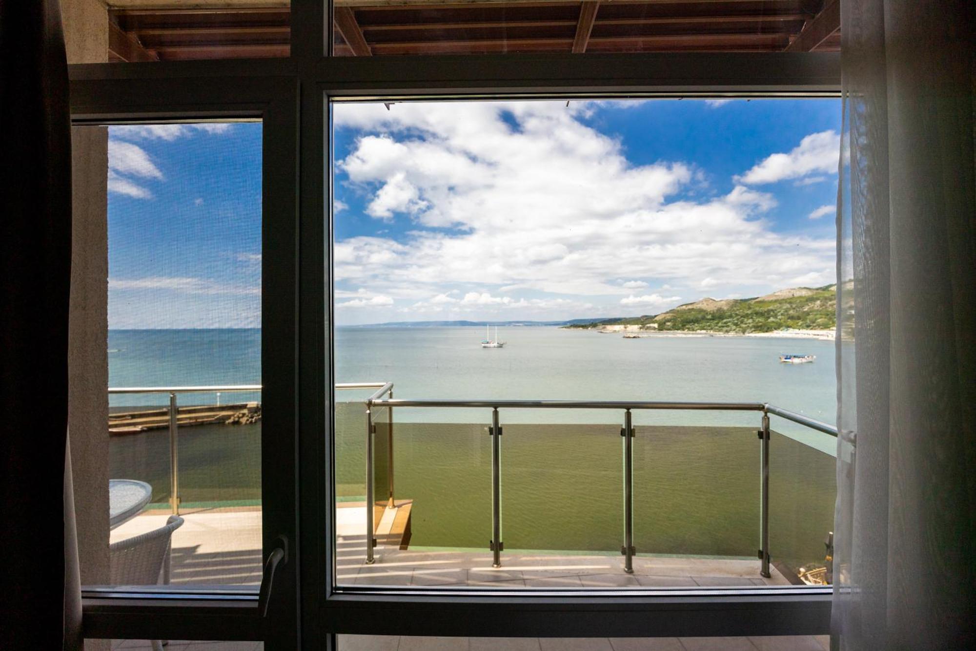 Royal Bay Resort Balchik Exterior photo