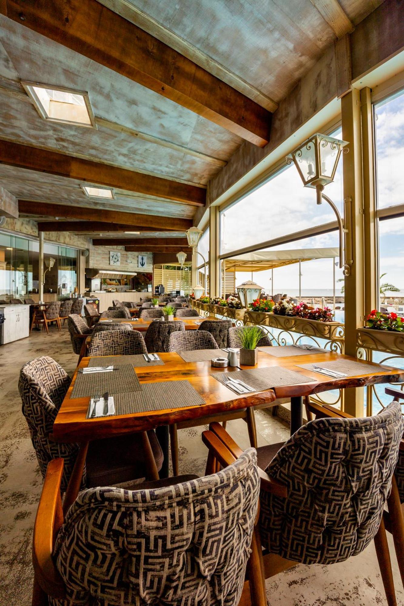 Royal Bay Resort Balchik Exterior photo